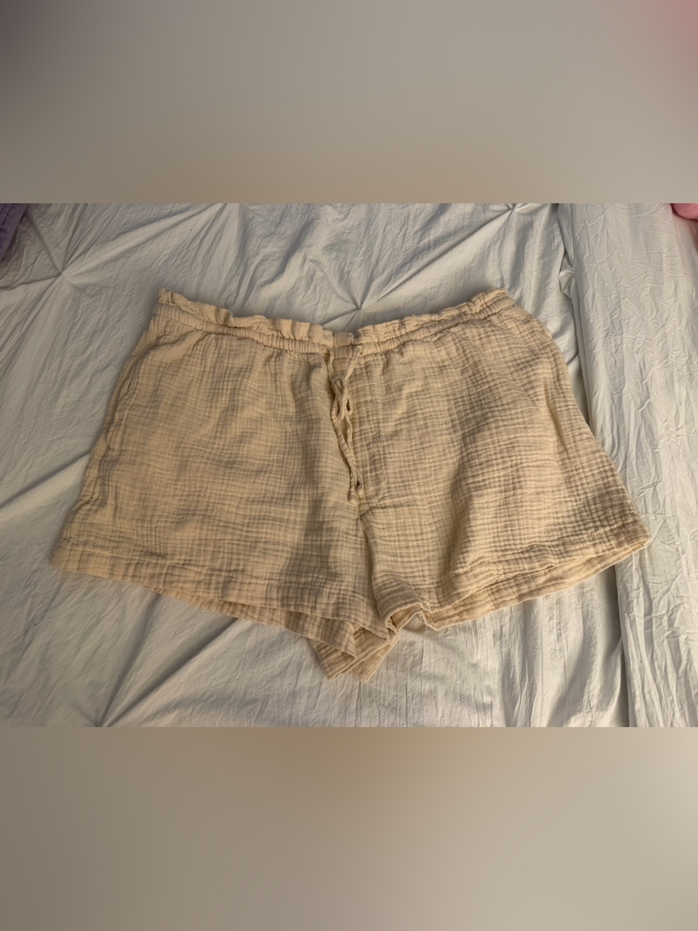 Universal Thread Cream Shorts